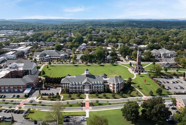 Magnolia Terrace image