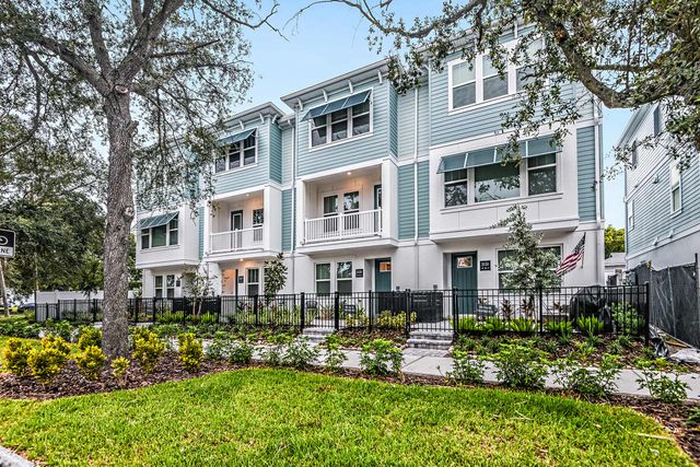 Towns at Kenwood by David Weekley Homes in St. Petersburg - photo