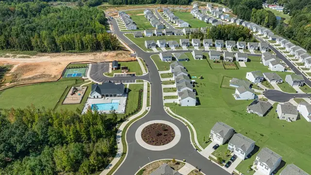 Laurel Oaks image