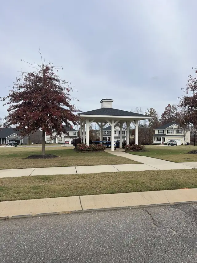 Sanders Ridge image