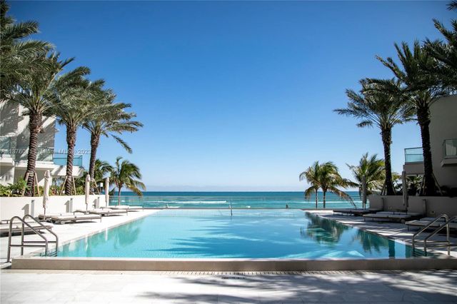 Turnberry Ocean Club Residences by Fontainebleau Development in Sunny Isles Beach - photo