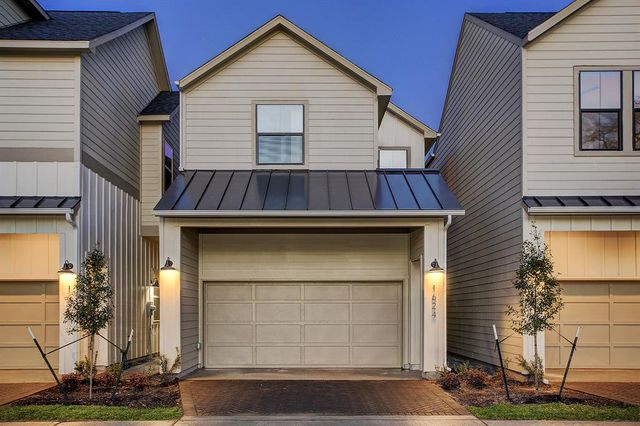 Colonial Heights image