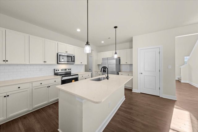 Intrigue - 17502 by Dream Finders Homes - image