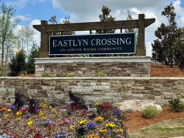 Eastlyn Crossing - Townhomes image