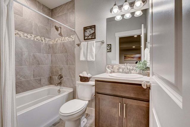 The Lakes at Centerra - The Shores image