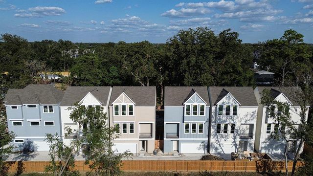 Elkhart Landing by Oracle City Homes in Houston - photo