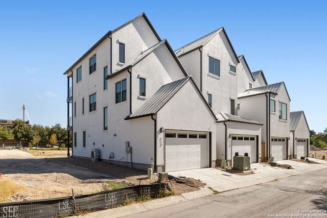 Victoria Commons image