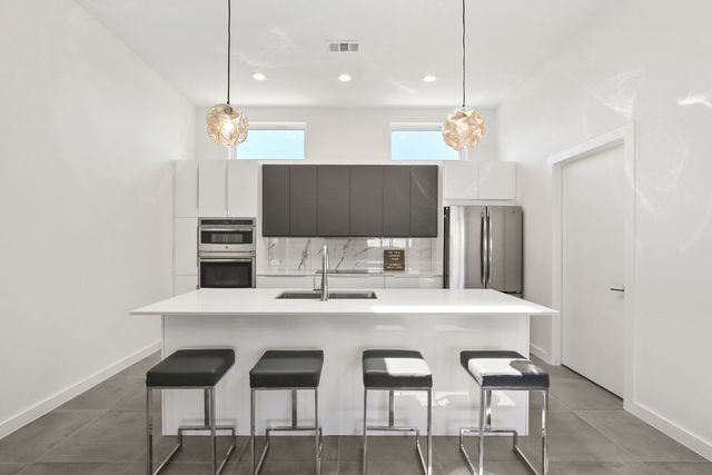 The Endeavor by The New Modern Home - image