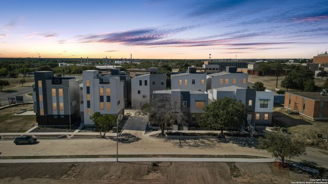 Southlake at Brooks by Terramark Urban Homes in San Antonio - photo