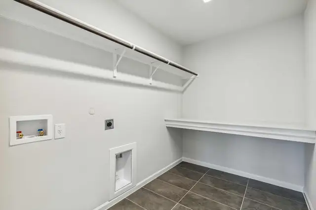 The Glenshire by David Weekley Homes - image